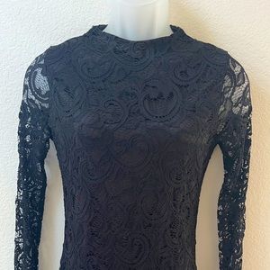 Windsor stretch black lace dress will show your sexy curves 💖💖💖